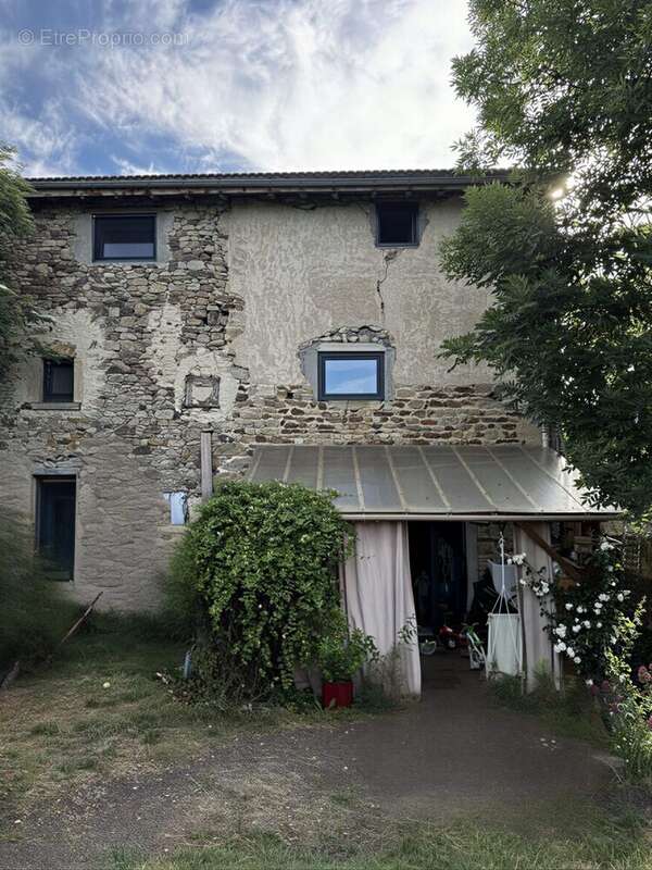 Maison 90 m² à Egliseneuve-Pres-Billom  - photo 3