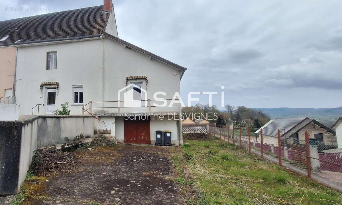 Maison 120 m² à Saint-Symphorien-De-Marmagne  - photo 8