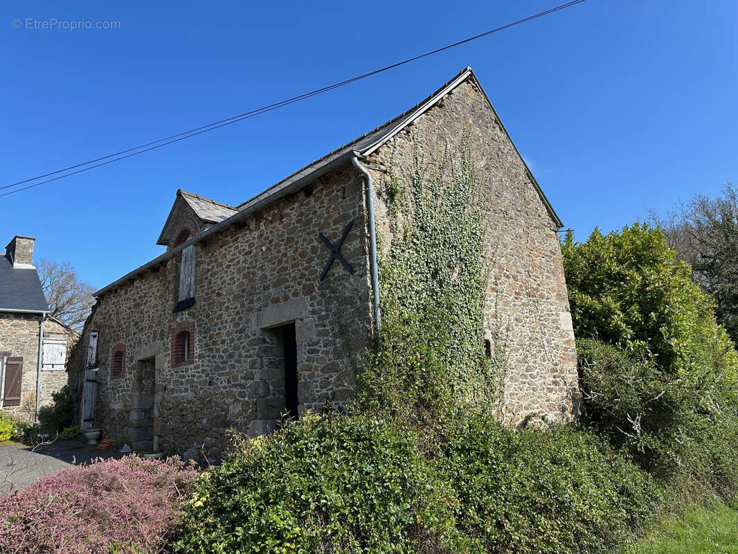 Maison à SAINT-LORMEL