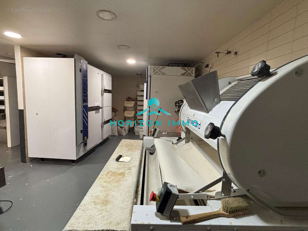 170 m² à Saint-Laurent-Du-Var  - photo 8