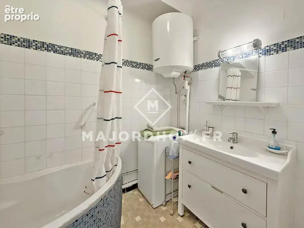 Vend T3 balcon traversant vue dégagée 13007 Place des Lices - photo 12