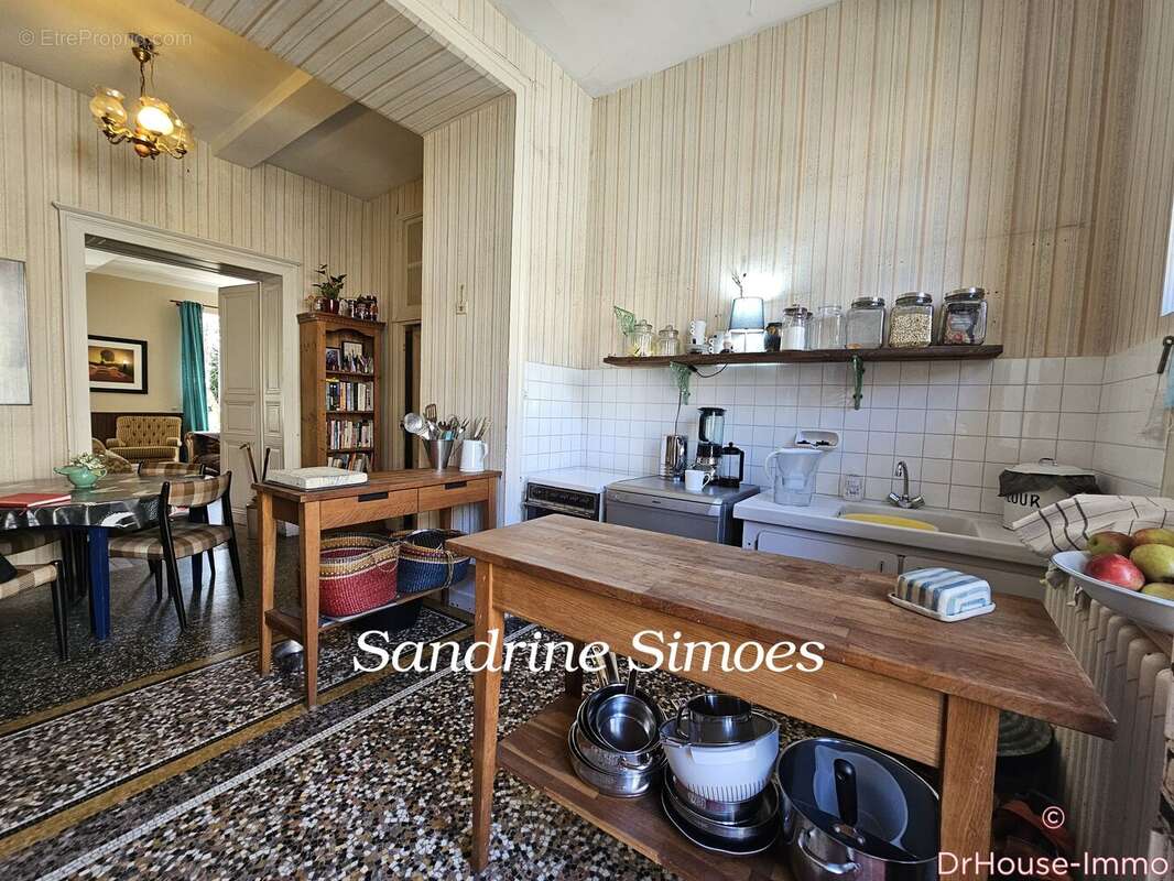 Maison 290 m² à Montmorillon  - photo 4