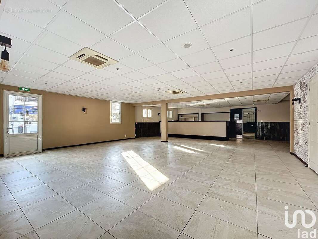 Photo 3 - Commerce à SAINT-DENIS