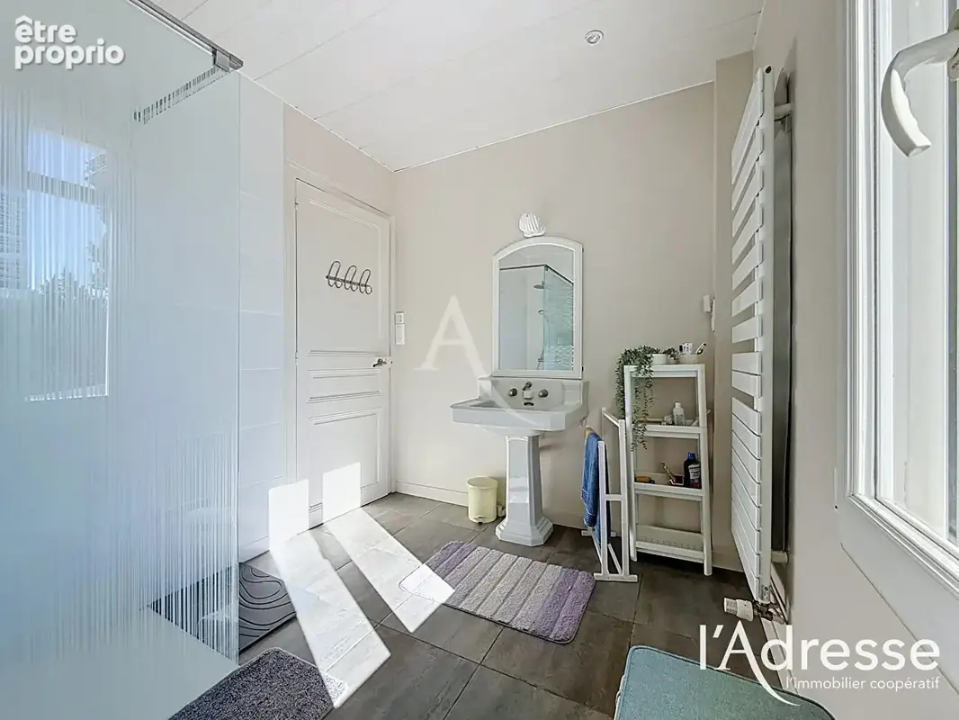 Maison de charme des années 1930 avec vue exceptionnelle sur la vallée du Cher - photo 10