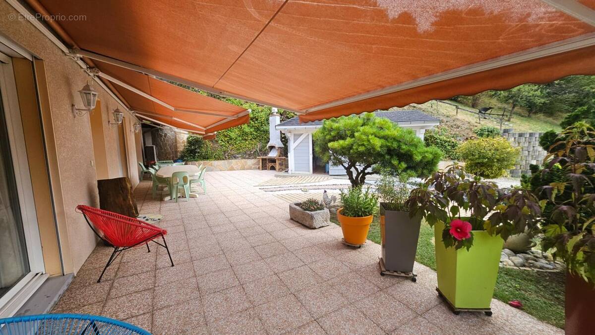 Maison à SAINT-JEOIRE-PRIEURE