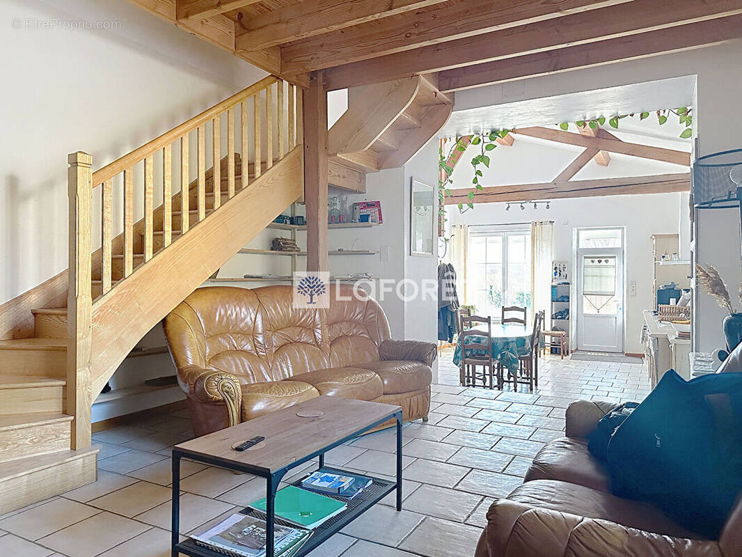 Maison à SAINT-LOUP-LAMAIRE