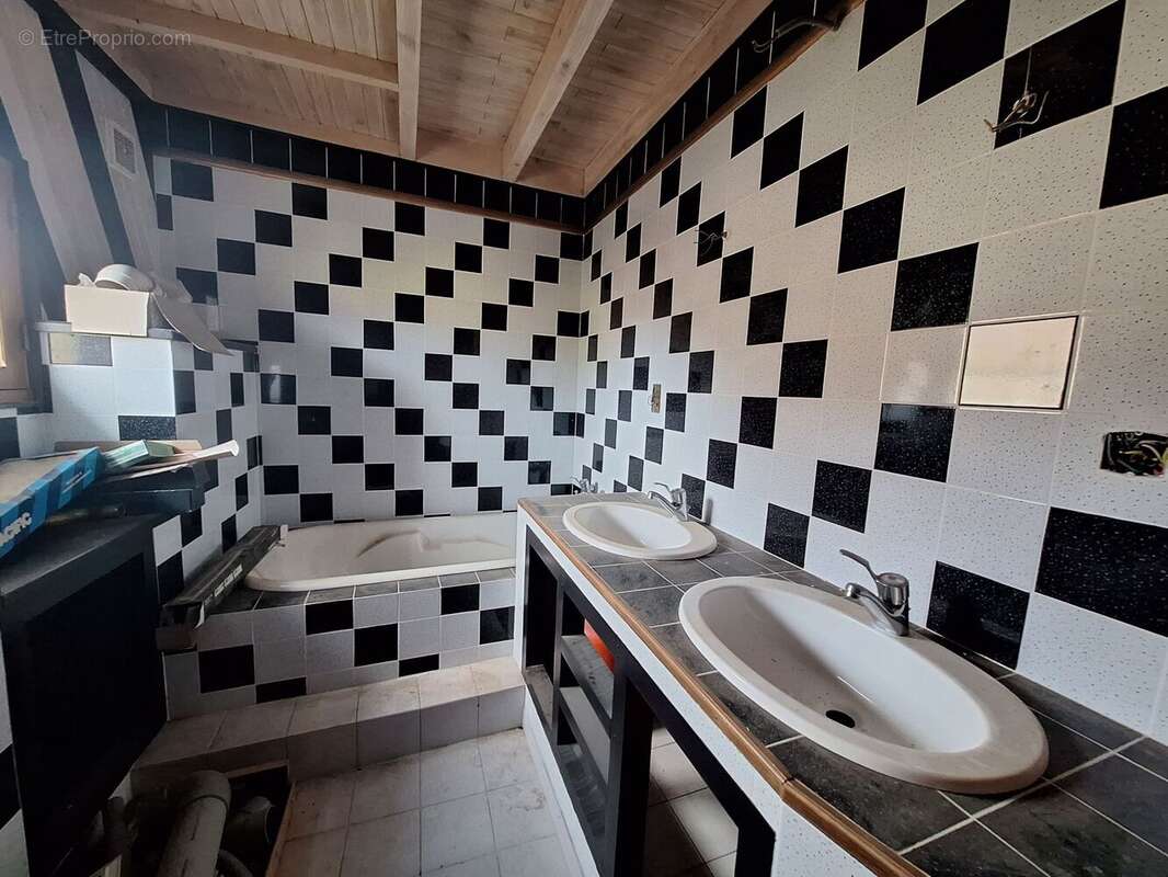 Maison à LES ANCIZES-COMPS