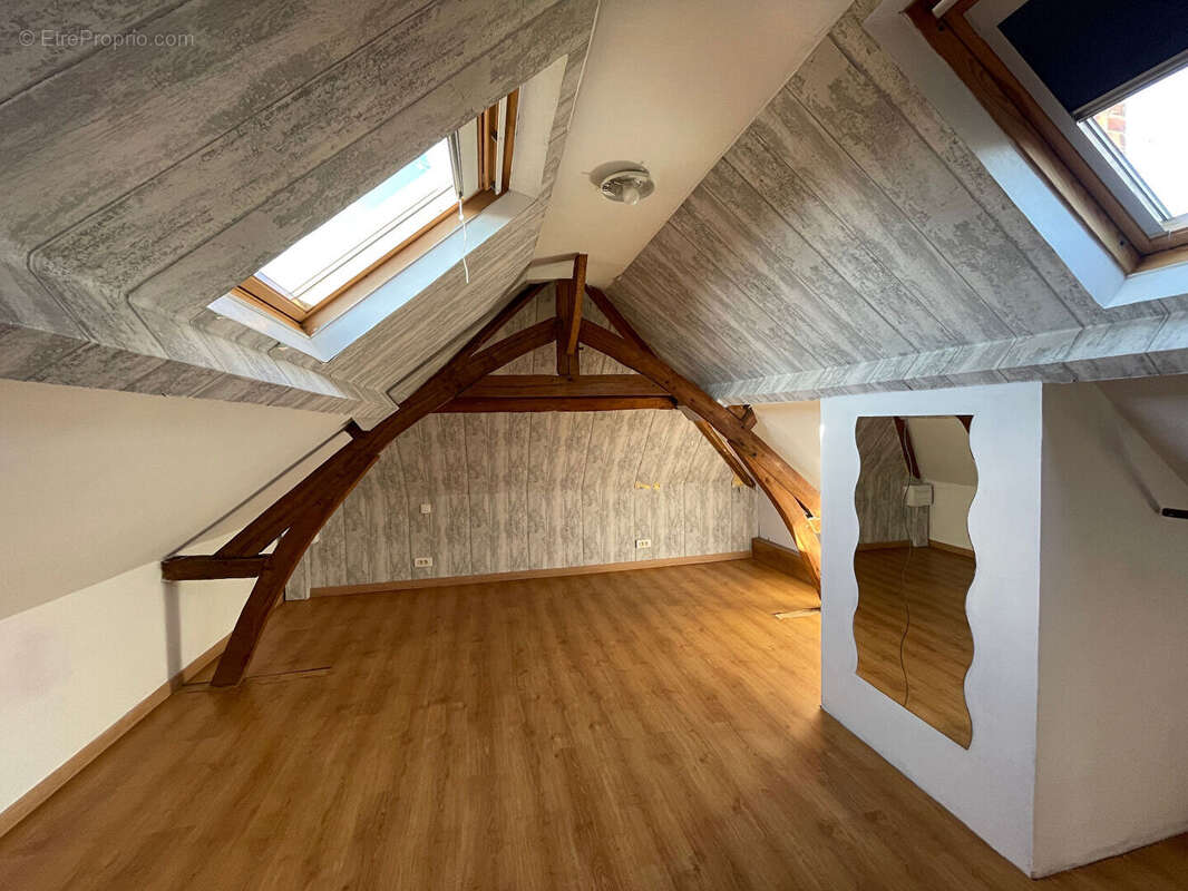 Maison à LONGCHAMPS