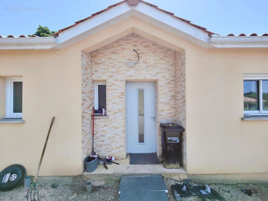 Maison 103 m² à Leogeats  - photo 2