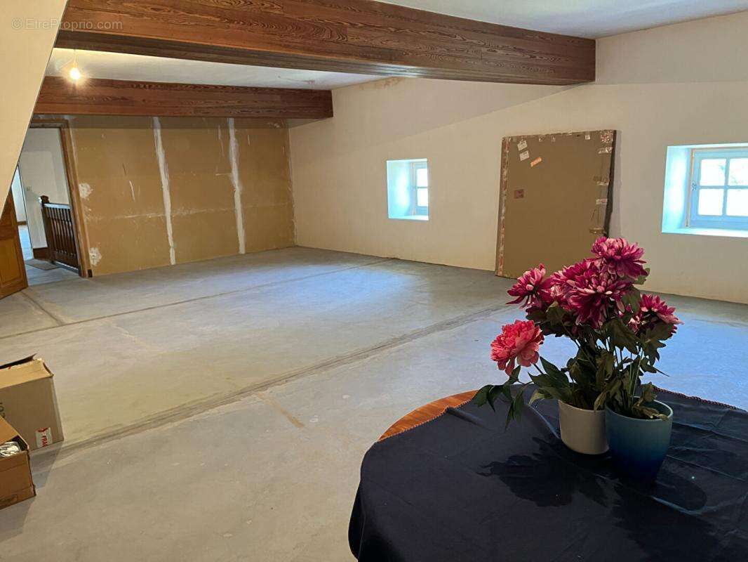 BELLE Maison Fresnay sur Sarthe 8 pièce(s) 328 m2 - photo 12