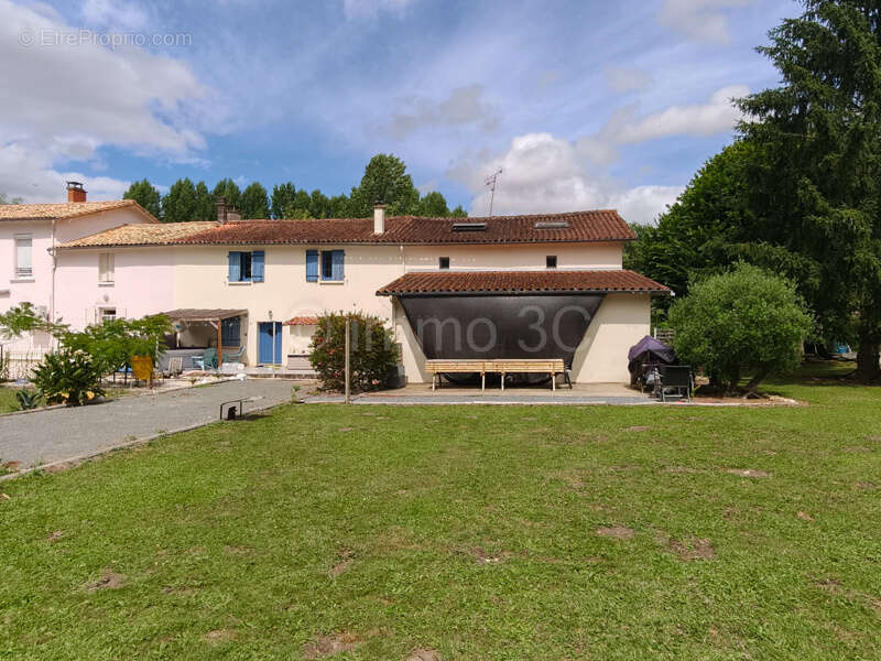 Maison à CHEF-BOUTONNE