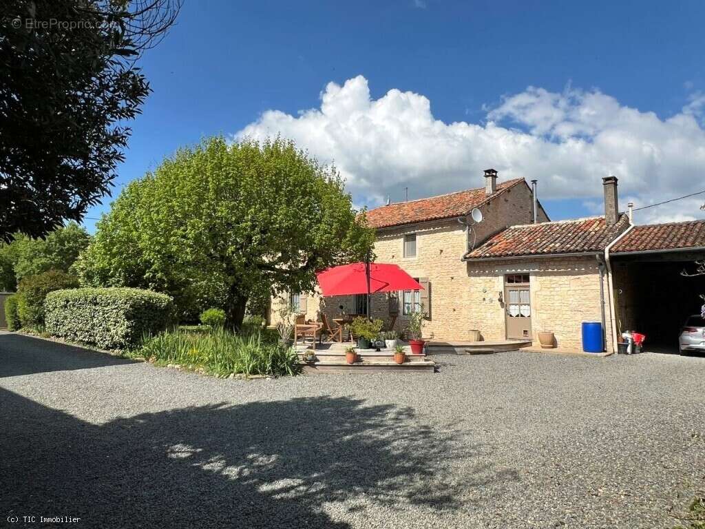 Maison à SAUZE-VAUSSAIS