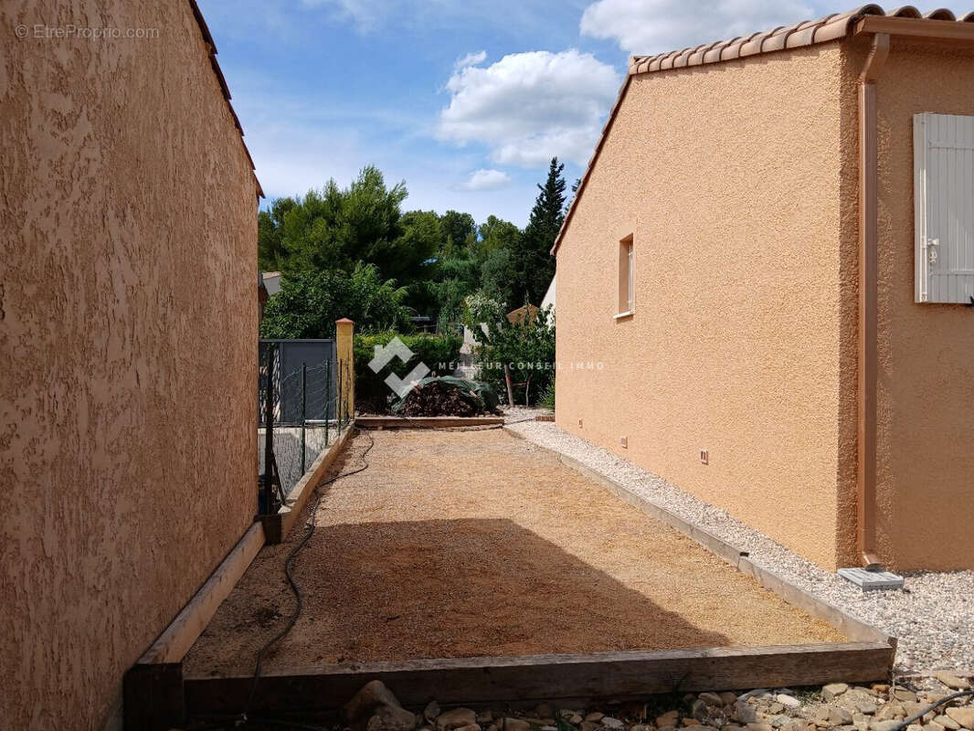 Maison 100 m² à Argeliers  - photo 5