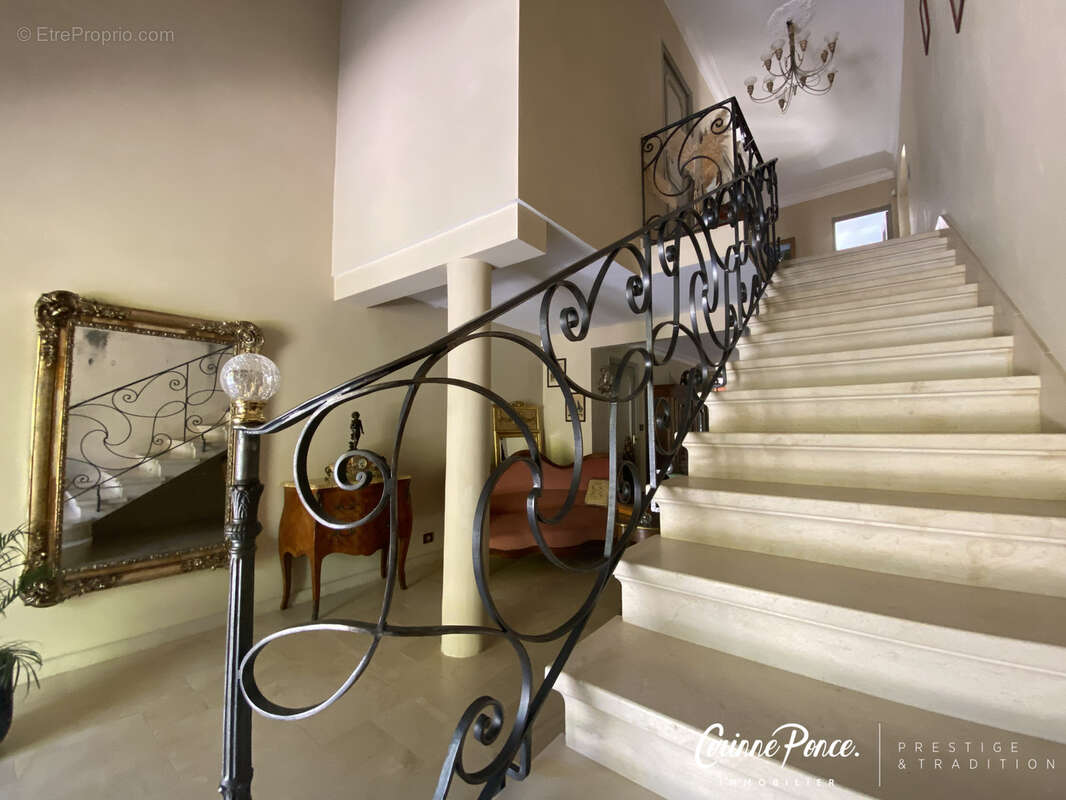 Maison à GARONS