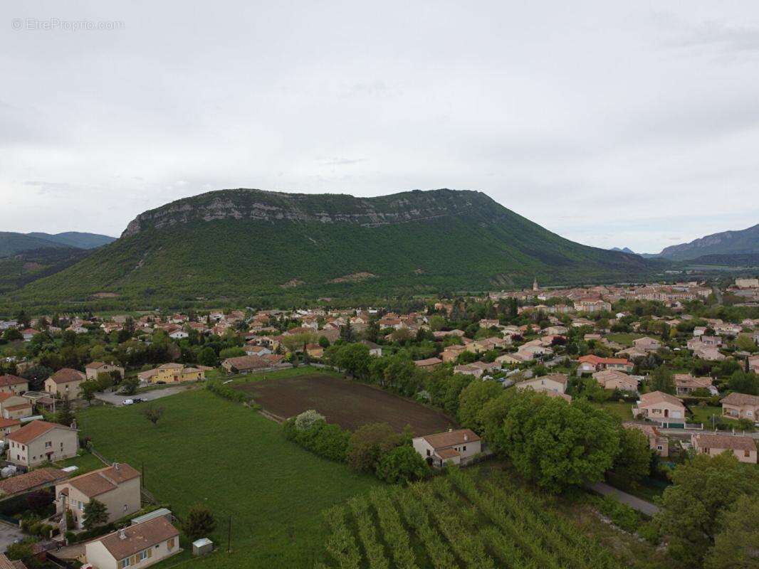 Terrain à LARAGNE-MONTEGLIN