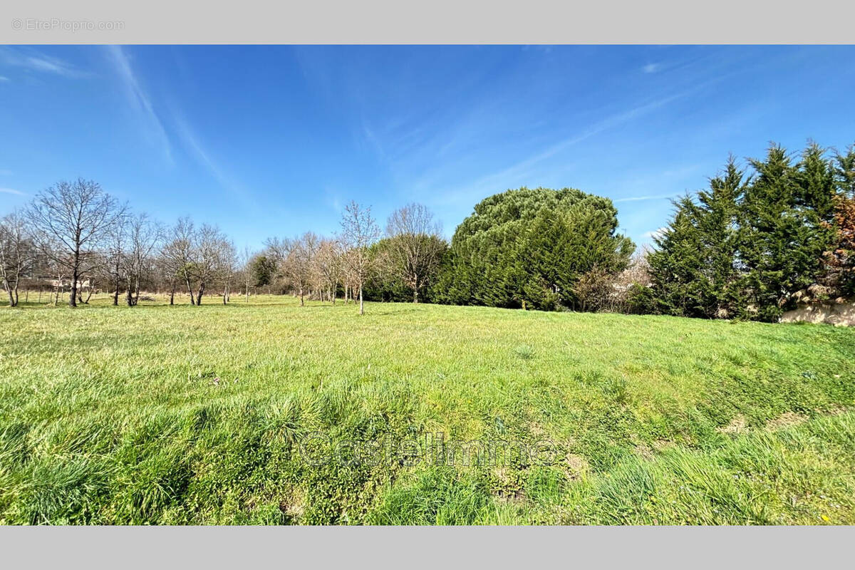 Terrain à CASTELSARRASIN