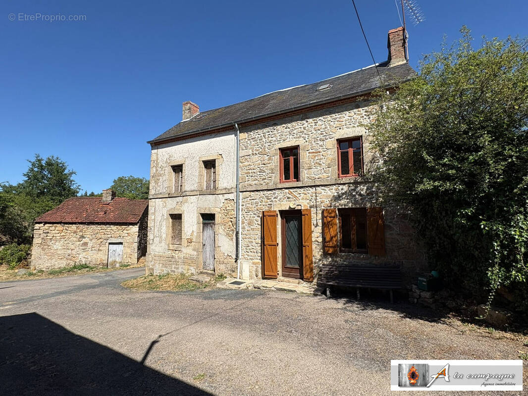 Maison à SAINT-MARCEL-EN-MARCILLAT