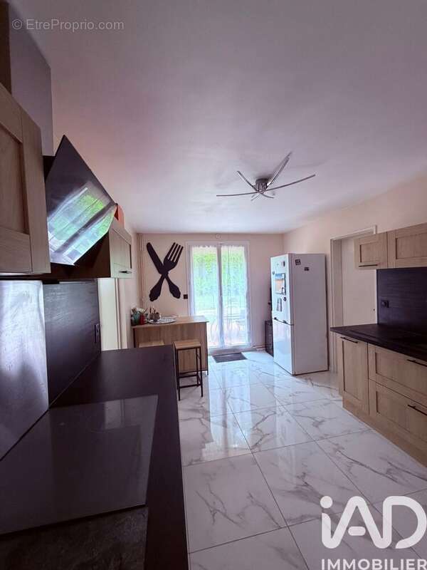 Maison 120 m² à Vert-Saint-Denis  - photo 4