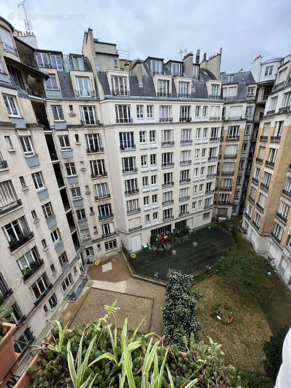 Paris 17e Pereire / Ternes - Chambre de service en parfait état de 9 m² (11m² habitables) - photo 12
