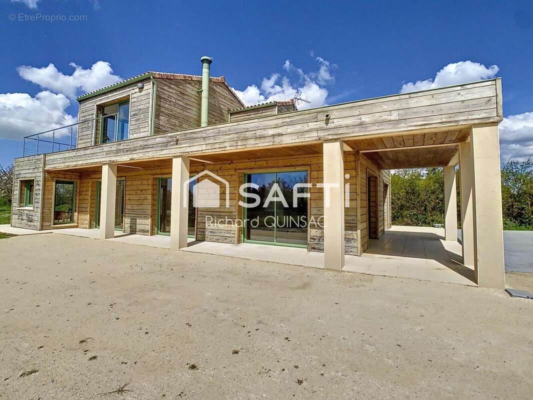 Maison 218 m² à Saint-Froult  - photo 6