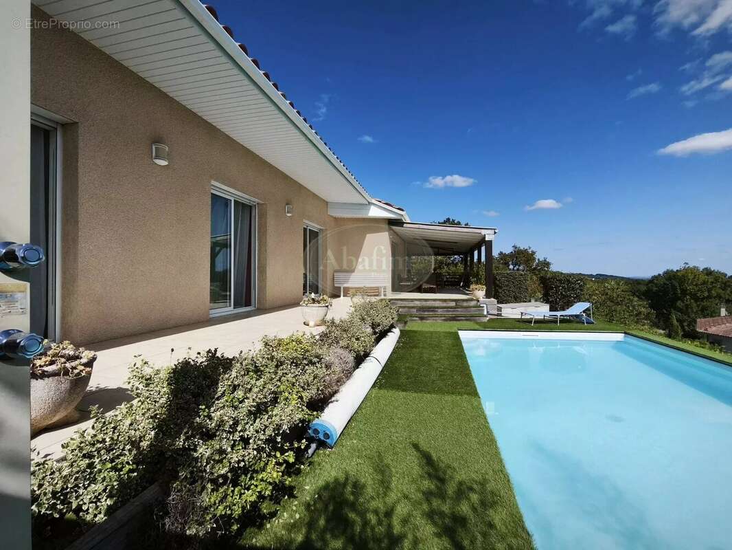 Maison à VILLENEUVE-DE-RIVIERE