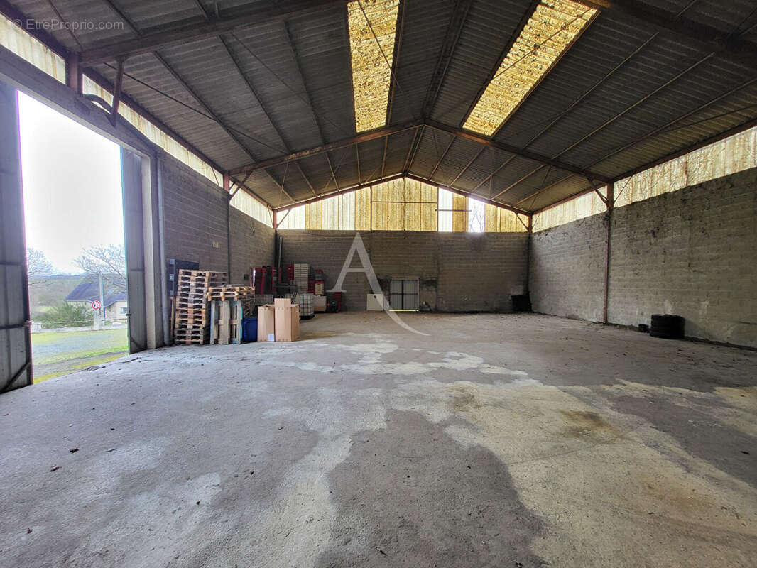 Commerce à GRAND-FOUGERAY