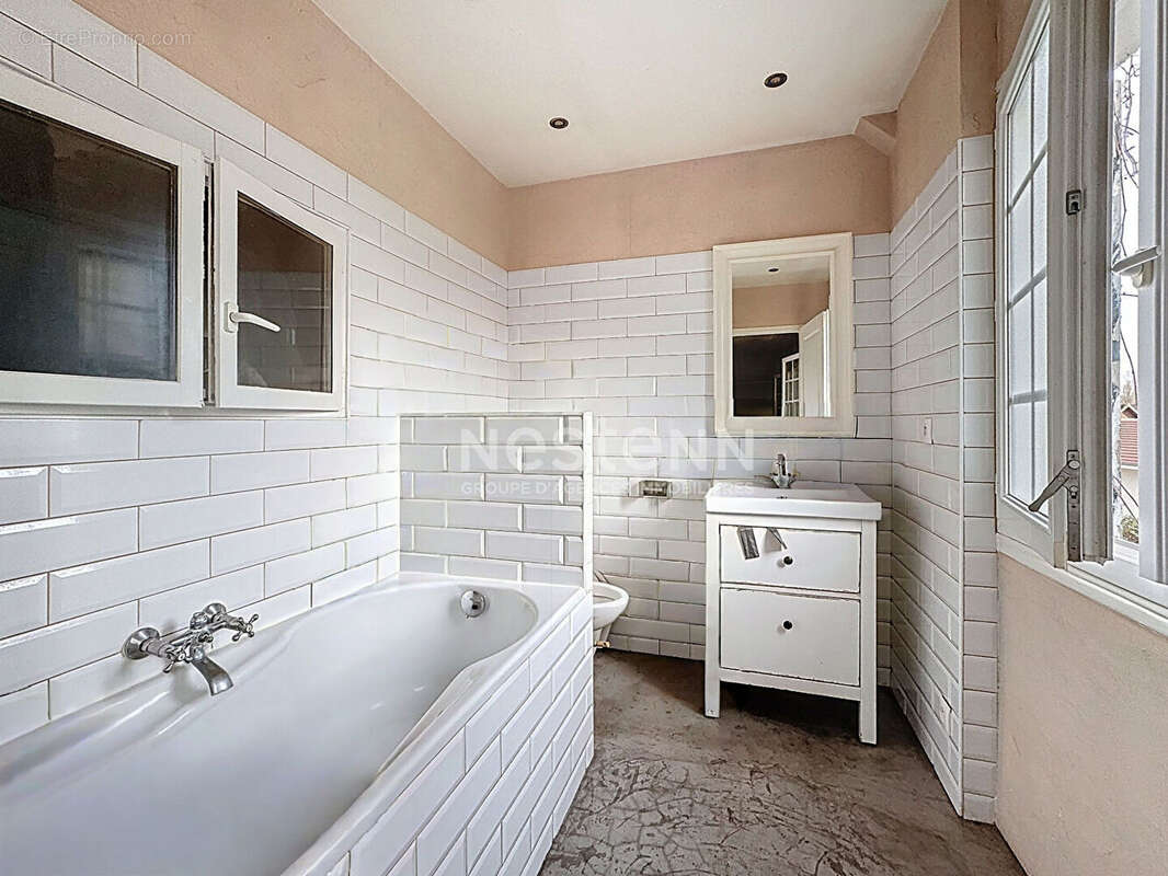Appartement à LAMORLAYE