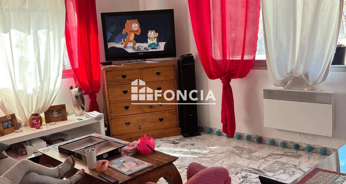 Appartement à SAINT-LAURENT-DU-VAR