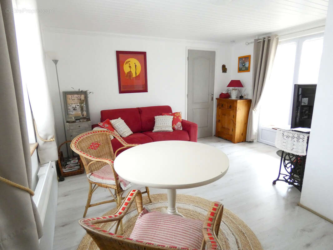 Maison à SAINT-LEON-SUR-L'ISLE