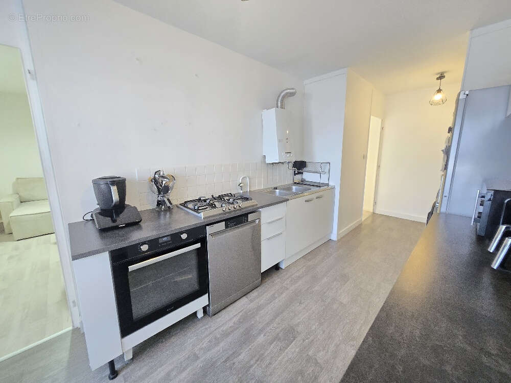 Appartement à PIERRE-BENITE