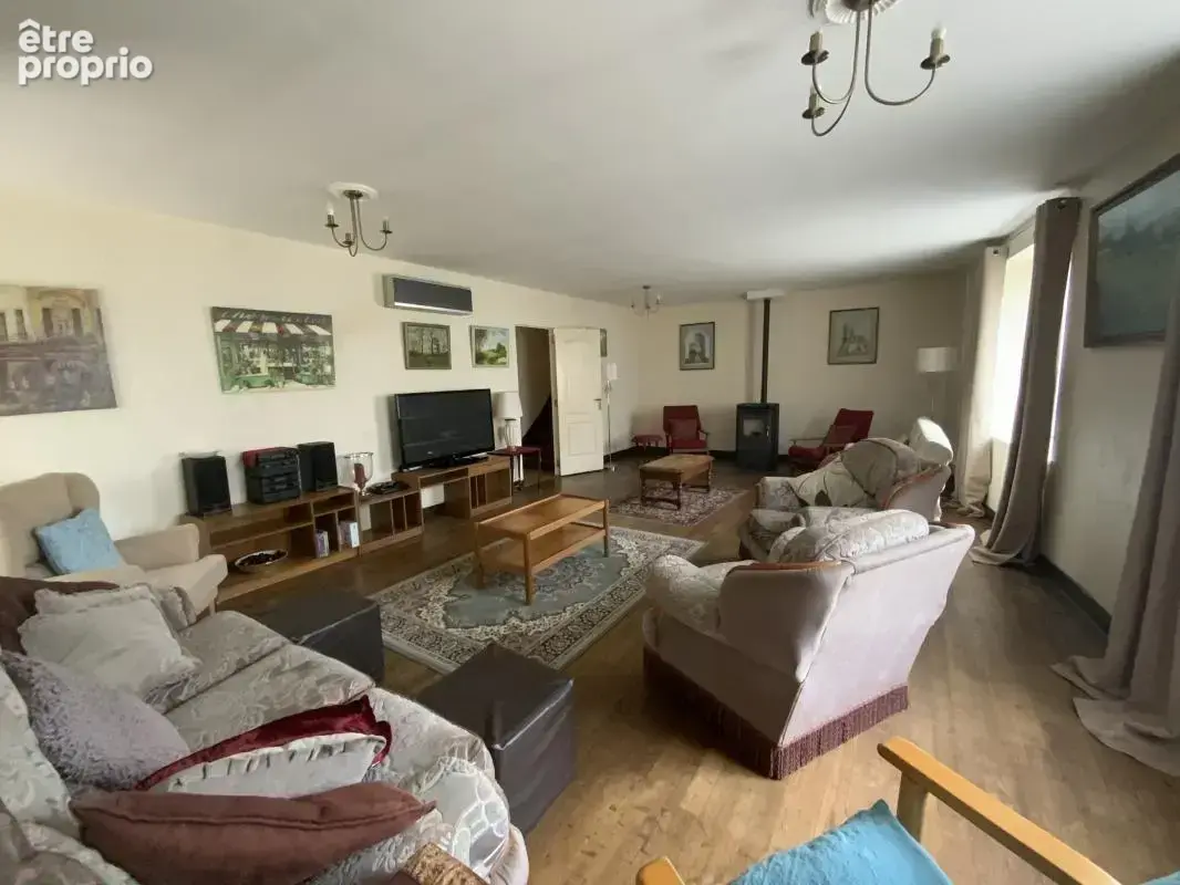 Maison 16 pièces 500 m² à vendre à Rochechouart (87600) - photo 10
