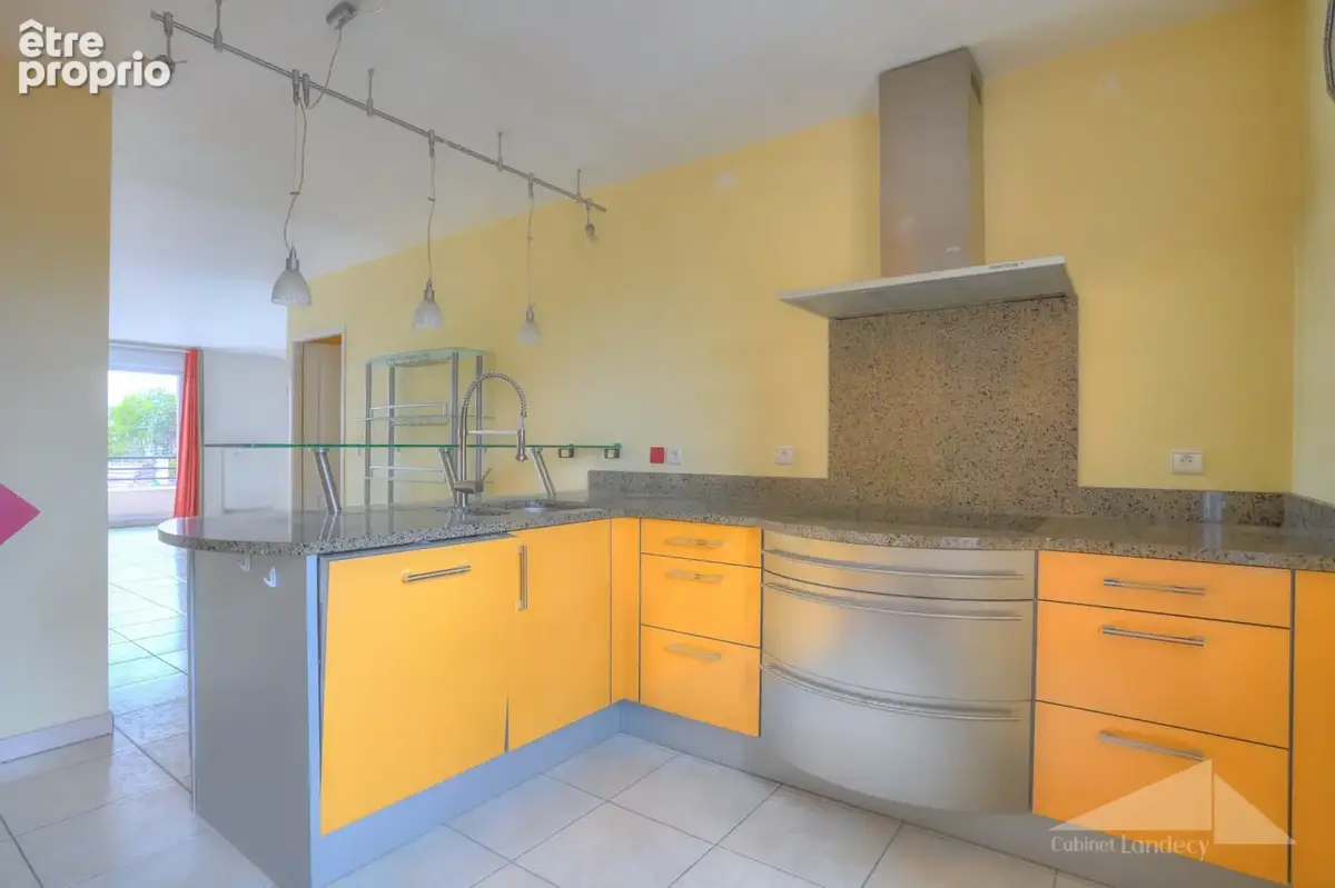 Appartement 4 pièces 126 m² à vendre à Saint-Genis-Pouilly (01630) - photo 5