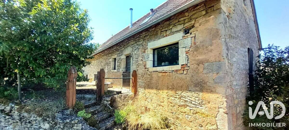 Maison 110 m² à Carennac  - photo 6