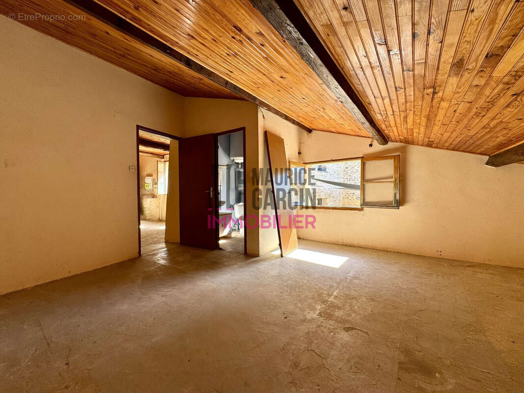 Maison 142 m² à La Roque-Sur-Pernes  - photo 9