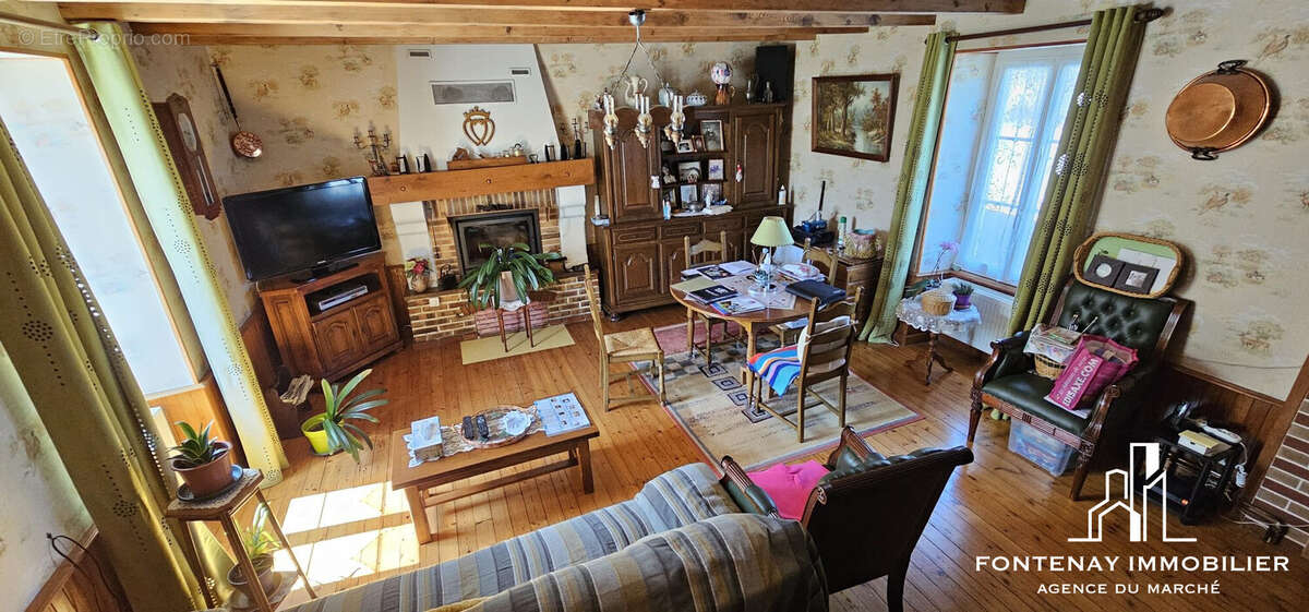 Maison 146 m² à Saint-Hilaire-Des-Loges  - photo 4