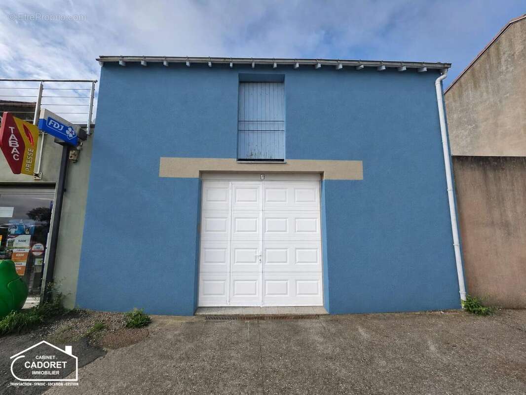  - Maison à PAIMBOEUF