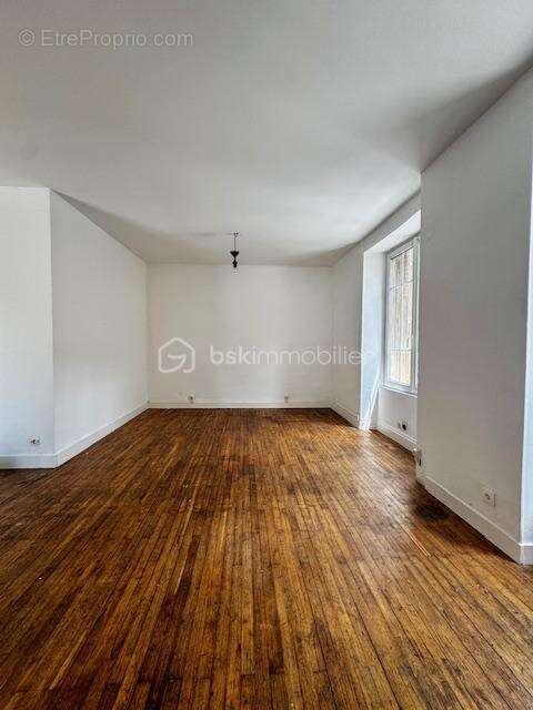 Maison à NANTEUIL-EN-VALLEE