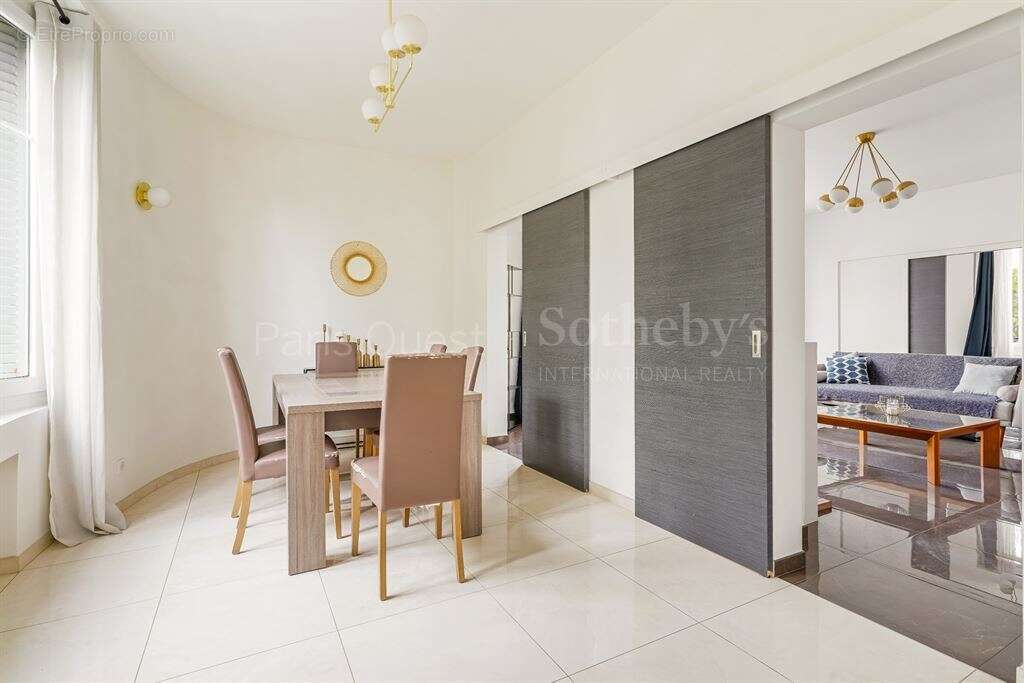 Appartement à PARIS-17E