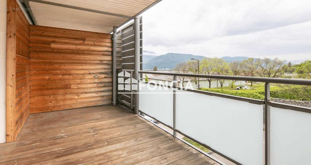 Appartement à SAINT-ISMIER