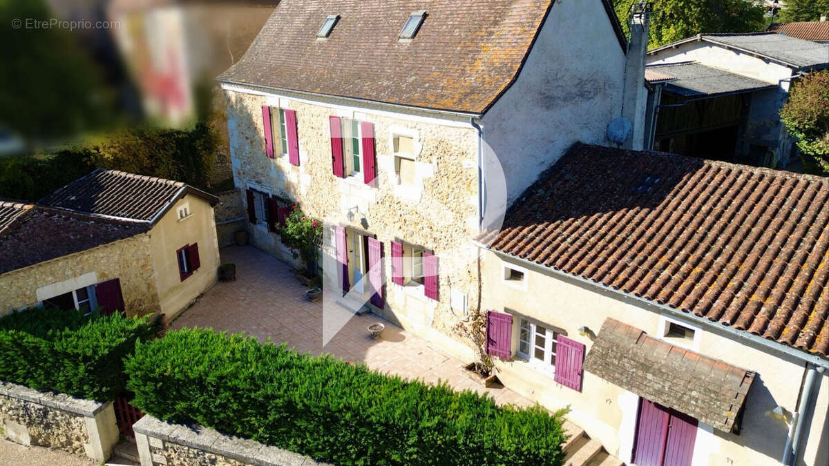 Maison à ISSAC