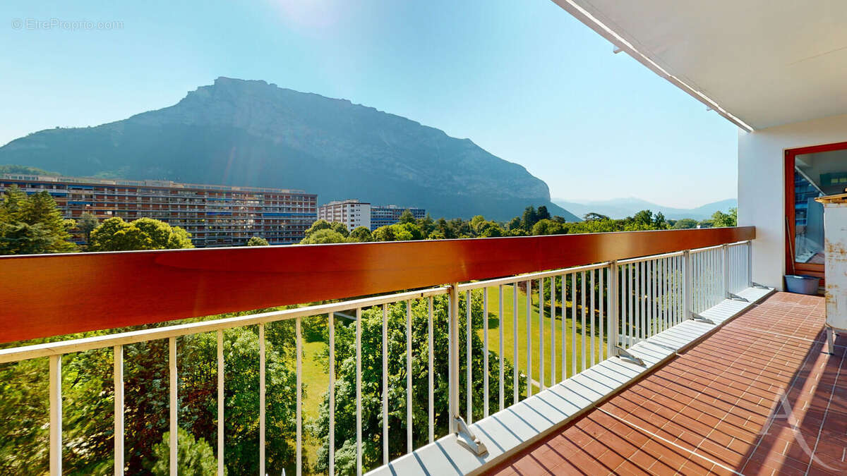 Appartement à SAINT-EGREVE