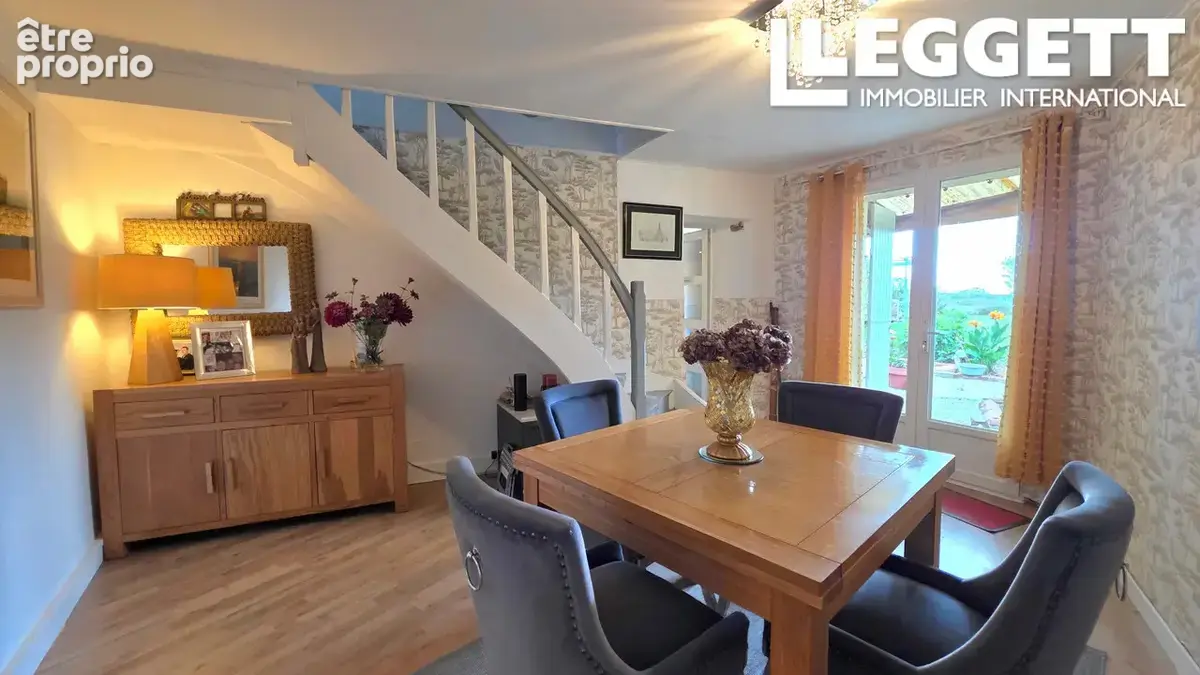 Charmante maison en pierre avec 3 chambres, 2 salles de bains, grange attenante et jardin, à 2 km de Lesterps - photo 3