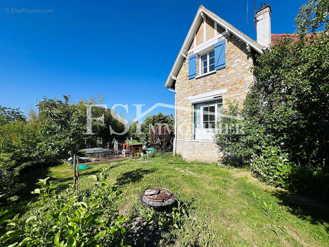 Maison à SAINT-LEU-LA-FORET