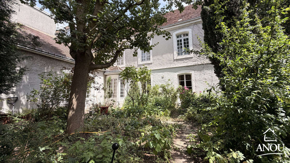 Maison de maitre 18eme siecle - quartier historique - photo 13