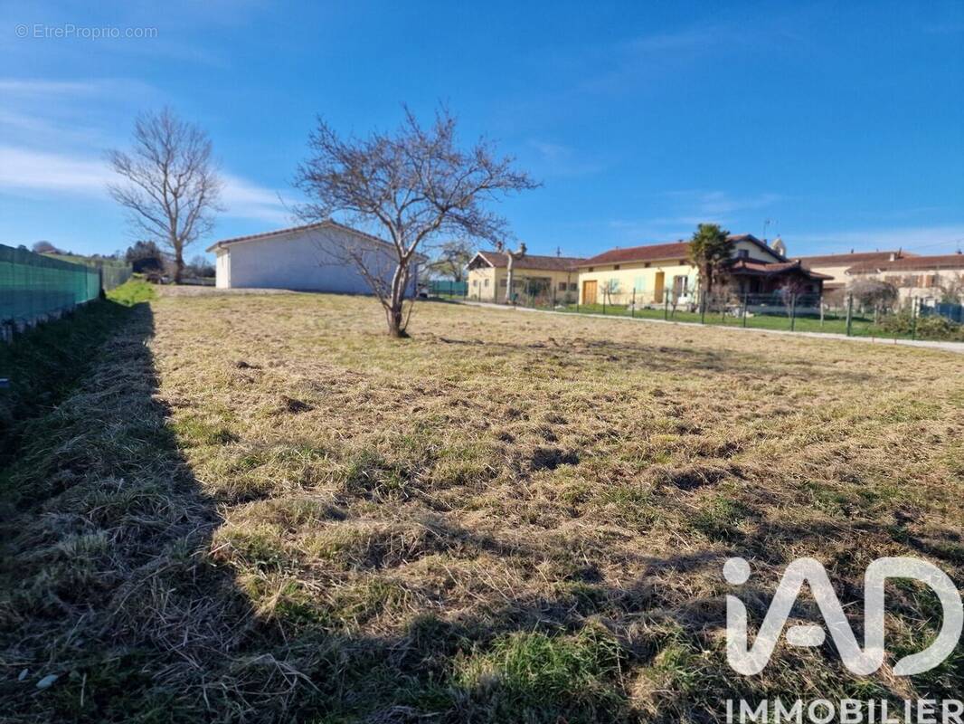 Photo 1 - Terrain à SAINT-VICTOR-ROUZAUD