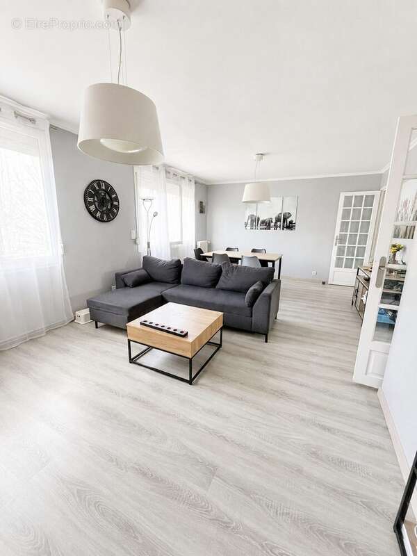 Appartement à HOUILLES
