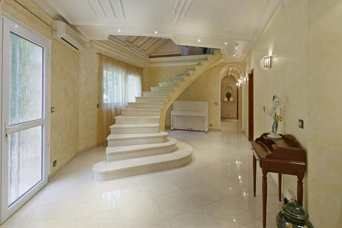 Maison à QUINCY-VOISINS