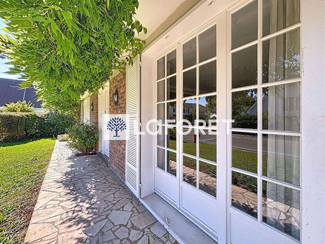 Maison à SAINT-NOM-LA-BRETECHE