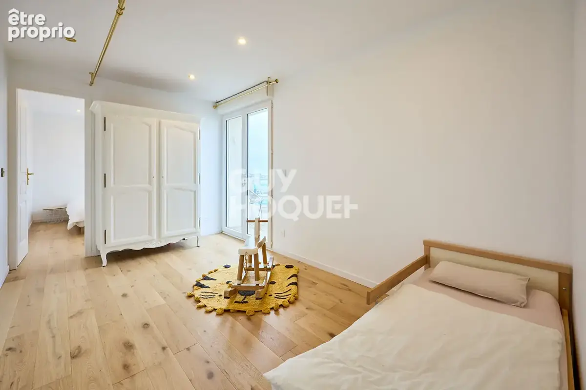 Maison renovee avec terrasse et vue mer proche gare - photo 11