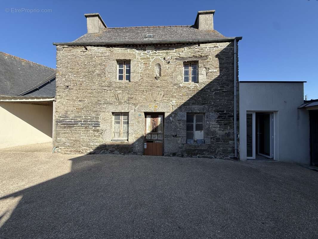 Maison rénovée avec seconde bâtisse à fort potentiel – Plussulien (22320) - photo 17